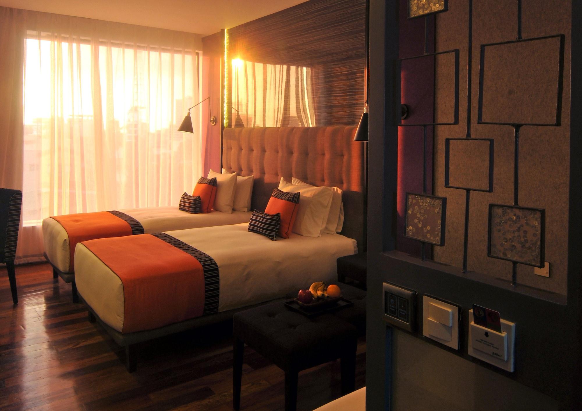 Hive Hotel Quezon City Exteriör bild
