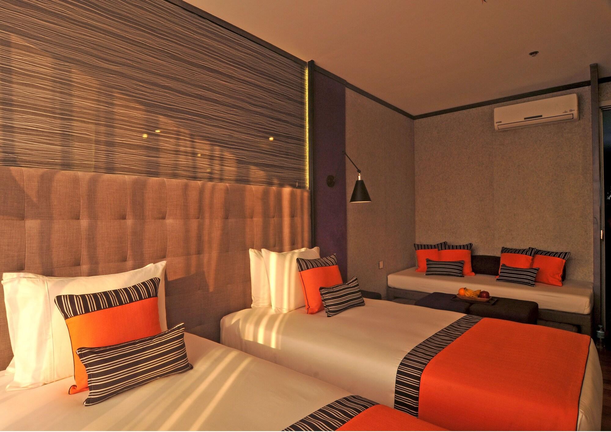 Hive Hotel Quezon City Exteriör bild