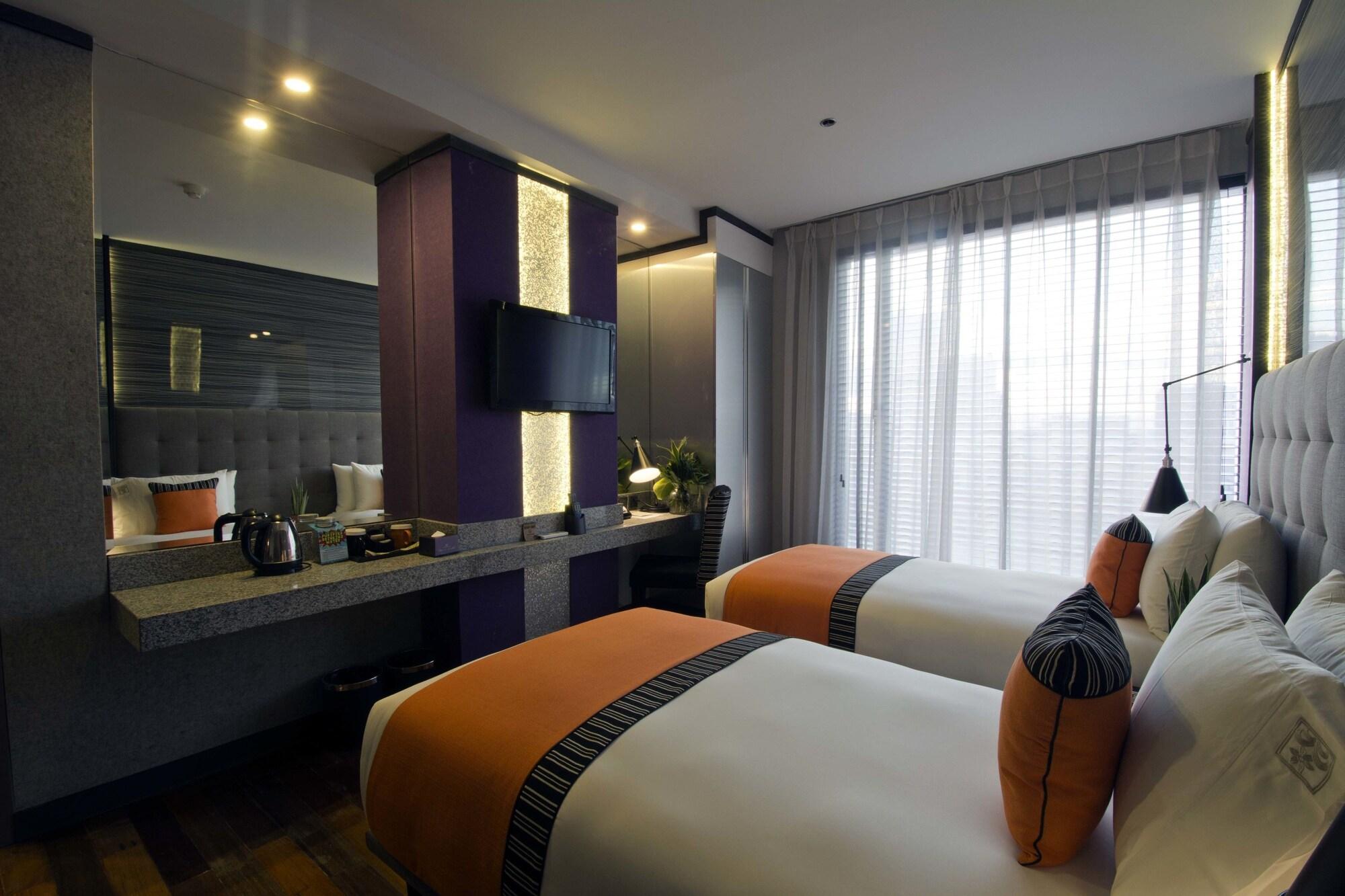 Hive Hotel Quezon City Exteriör bild