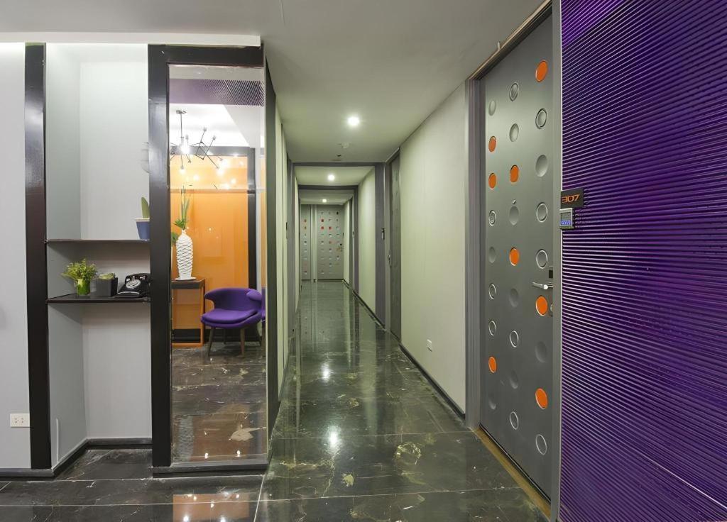 Hive Hotel Quezon City Exteriör bild